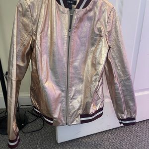 Don’t goldfish pink jacket